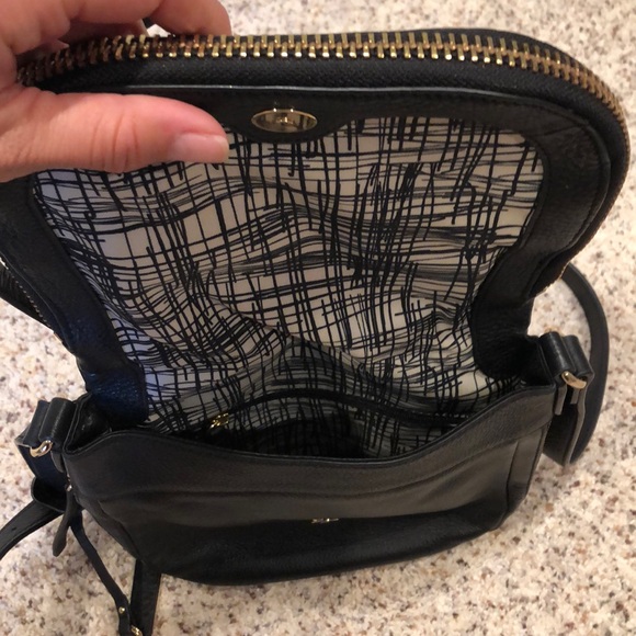 Vince Camuto Crossbody Bag - Picture 5 of 6